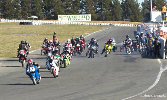 Start of first race Round 6 Wakefield Park