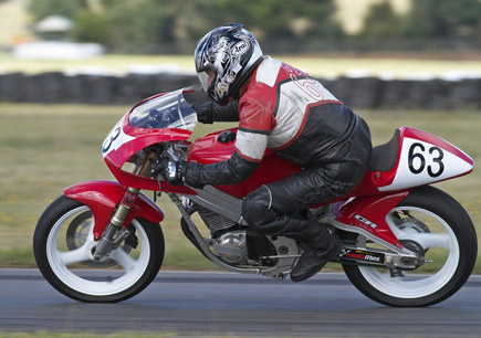 63 Bob Murphy on the SUZ200